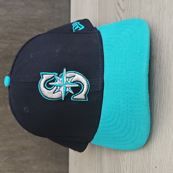 ✨️SOLD✨️New Era MLB Seattle Mariners Fitted 7 1/4 Ball Hat - Picture 3 of 10